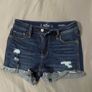 Hollister Mid-Rise Denim Short 3”